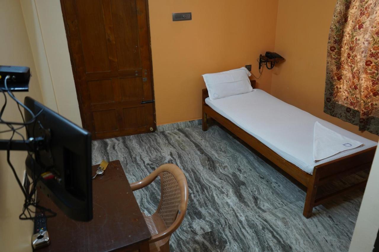 Sangeetha Tourist Home トリバンドラム エクステリア 写真