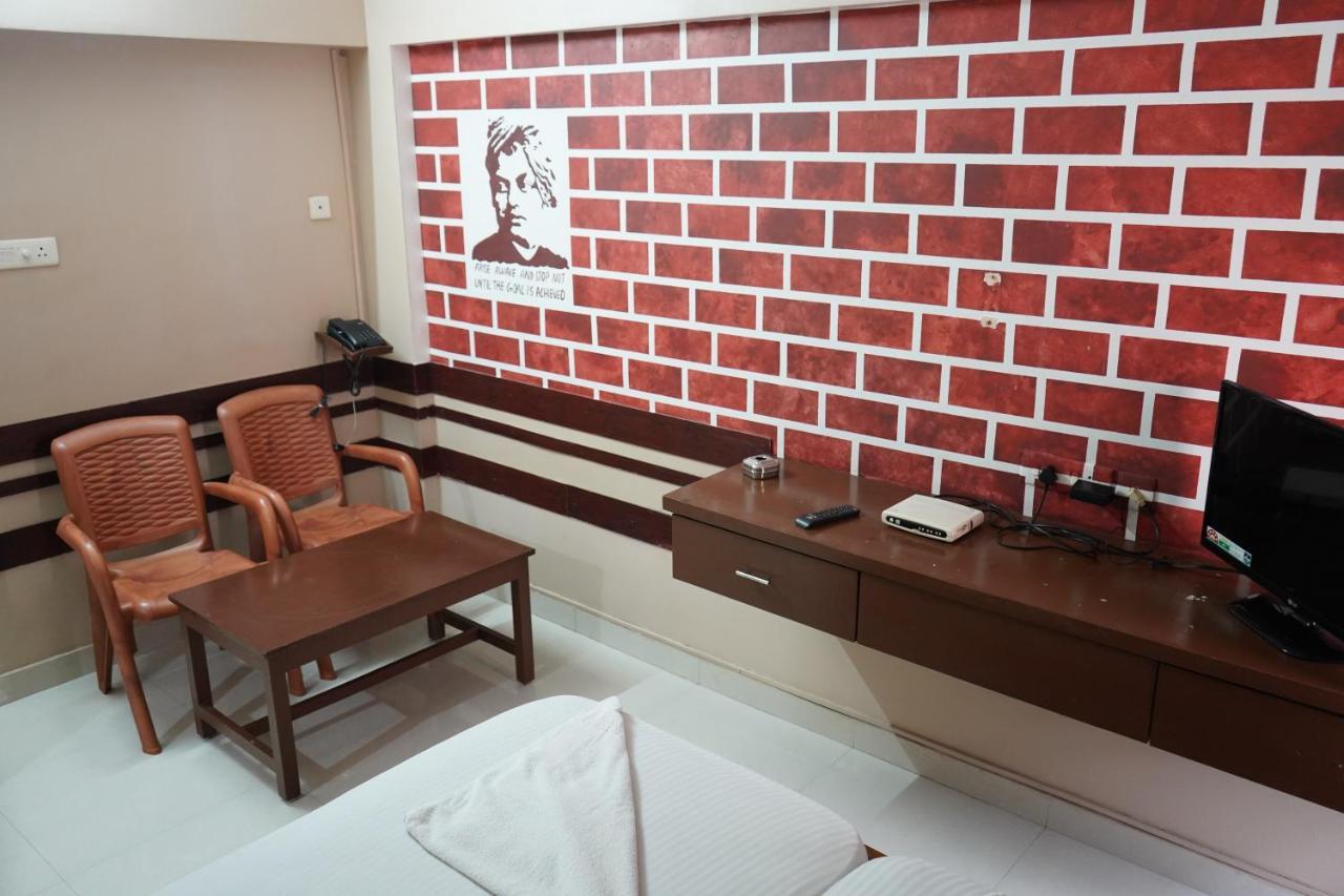 Sangeetha Tourist Home トリバンドラム エクステリア 写真